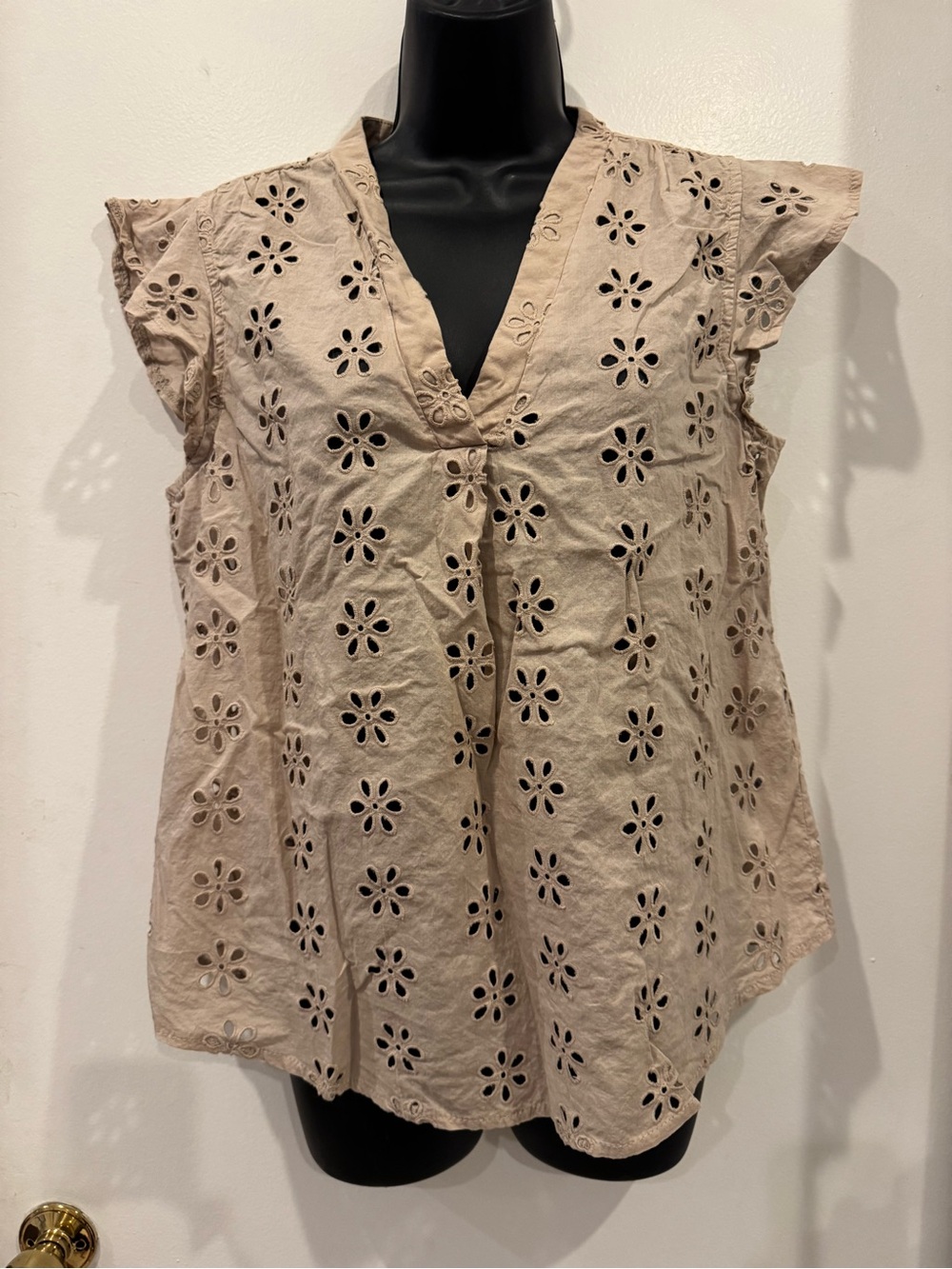 CeCe Beige Eyelet V-Neck Flutter Sleeve Blouse